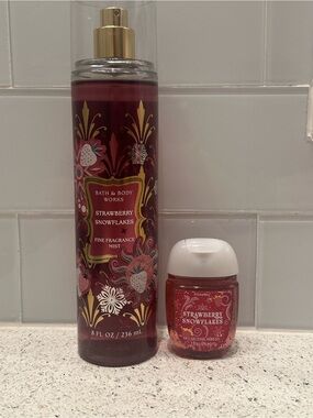 Bath & Body Works Strawberry Snowflakes Set